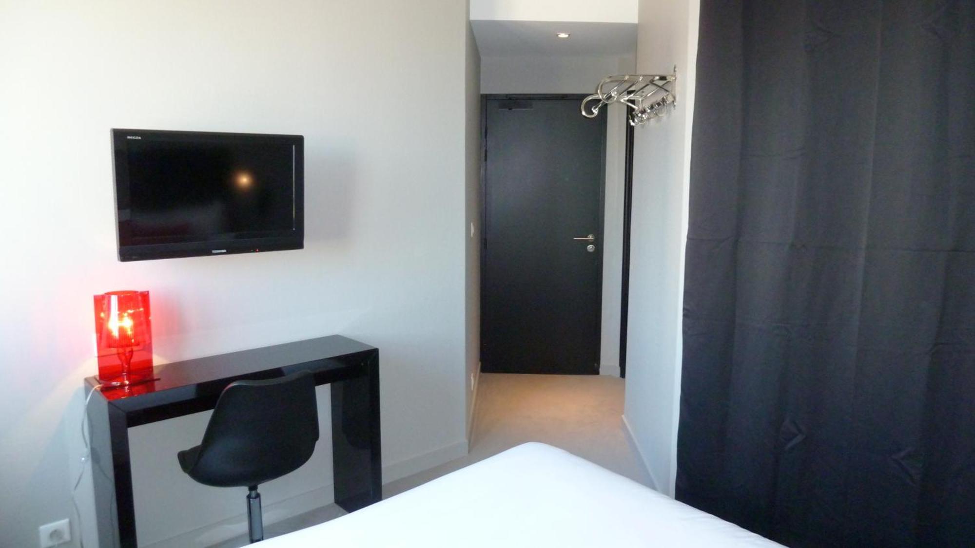 Astrid Hotel Рен Екстериор снимка
